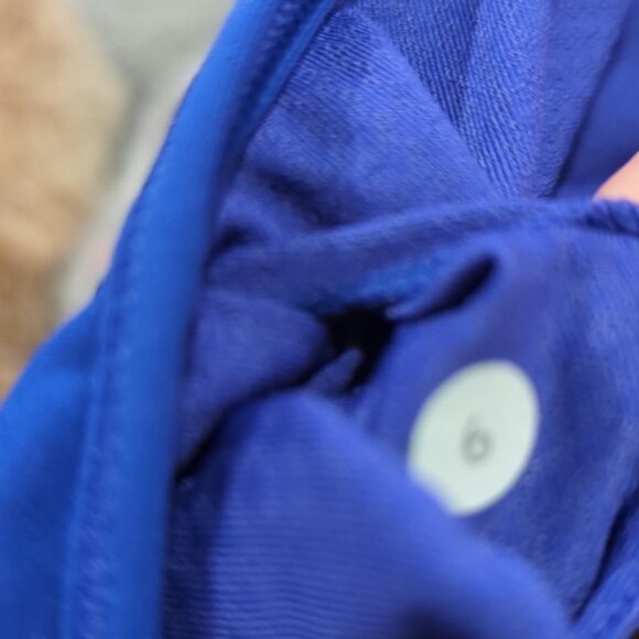 Lululemon Blue Sleeveless Fitted Tank Top with Scoop Neck - Picture 5 of 5